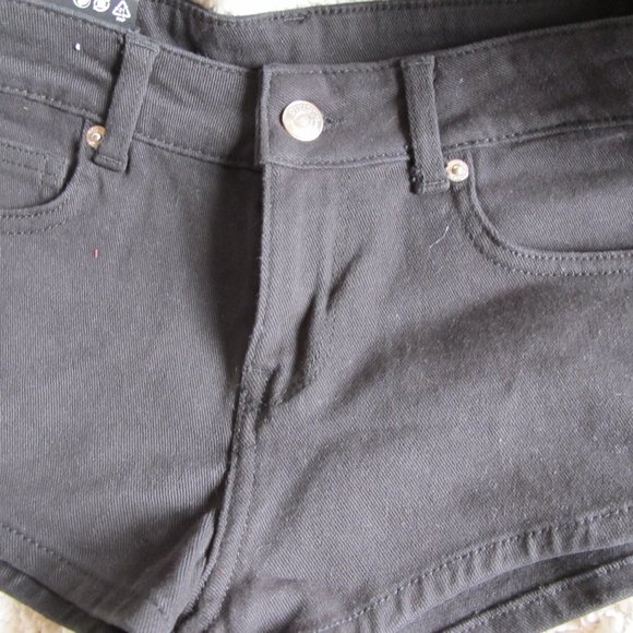 NWT H&M Divided Shorts - Picture 4 of 10